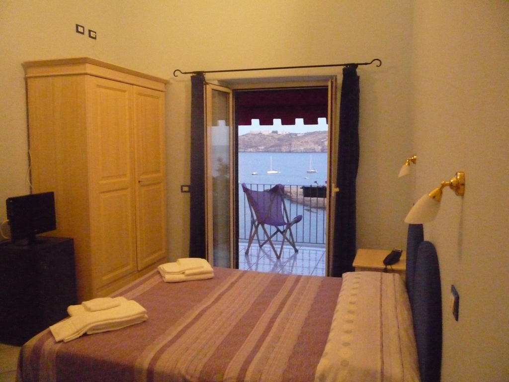Hotel Villa Iulia Ventotene Bilik gambar